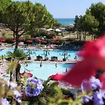 Il Tridente Hotel 4* Μπιμπιόνε