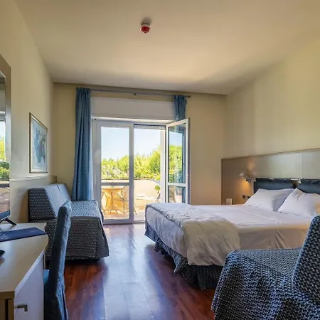 Il Tridente Hotel 酒店 4*