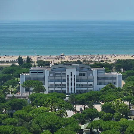 Il Tridente Hotel 4* 비비오네