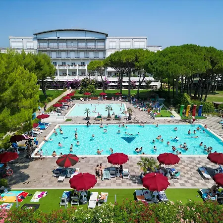 Il Tridente Hotel 비비오네