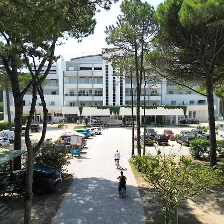 酒店 Il Tridente Hotel 比比翁