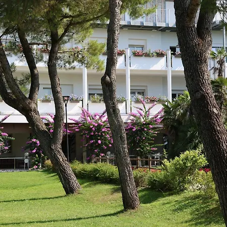 Il Tridente Hotel 4* 比比翁