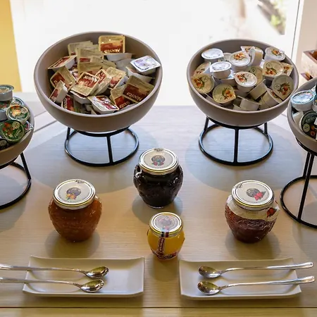 Il Tridente Hotel 4* بيبيوني