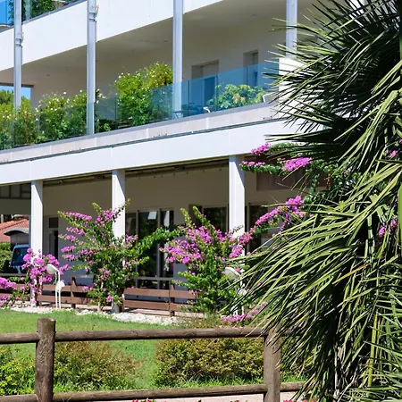 Il Tridente Hotel بيبيوني
